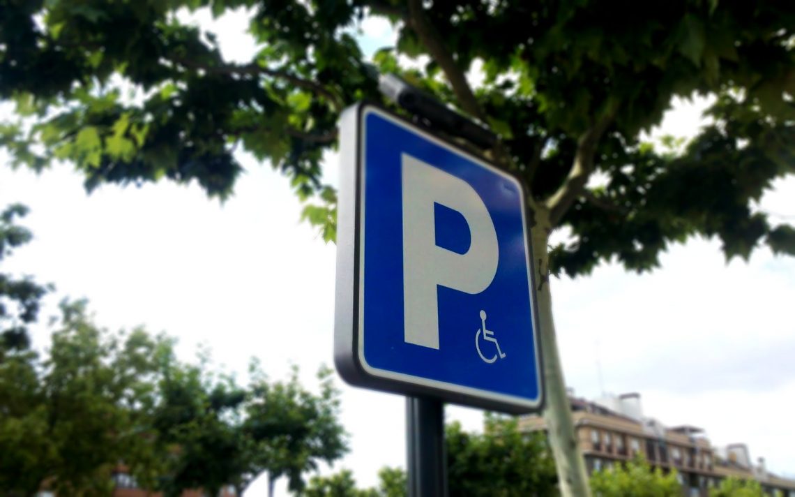Nueva tarjeta de aparcamiento para personas discapacitadas