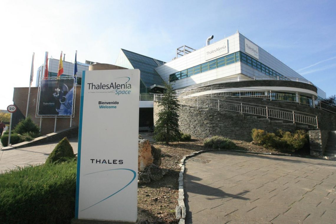 El Alcade visita las instalaciones de Thales Alenia