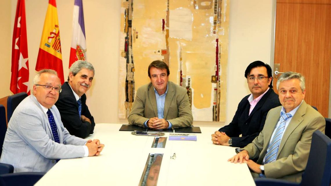 Firma de convenio Ayuntamiento de Tres Cantos – SECOT